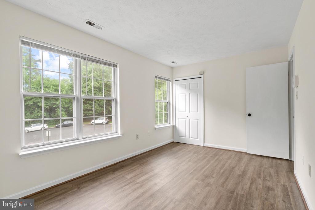 604 Cabin Ct