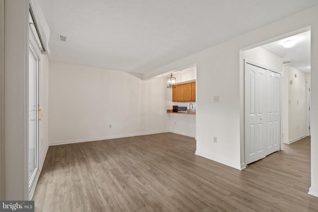 604 Cabin Ct