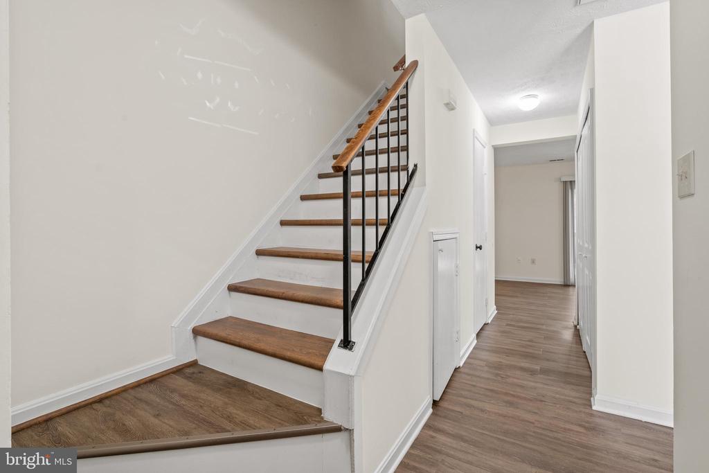 604 Cabin Ct