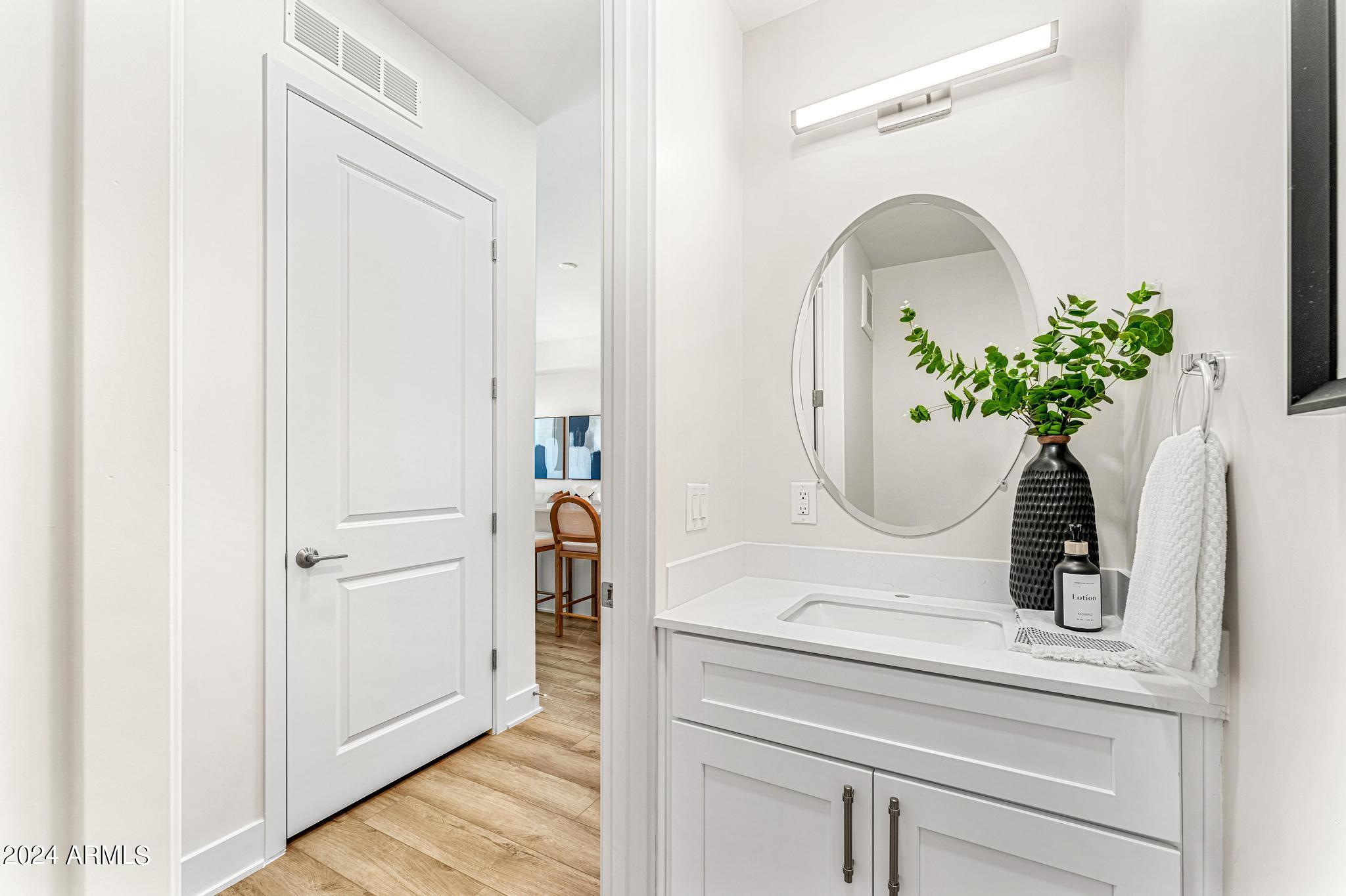 3131 N CENTRAL Avenue # 5020