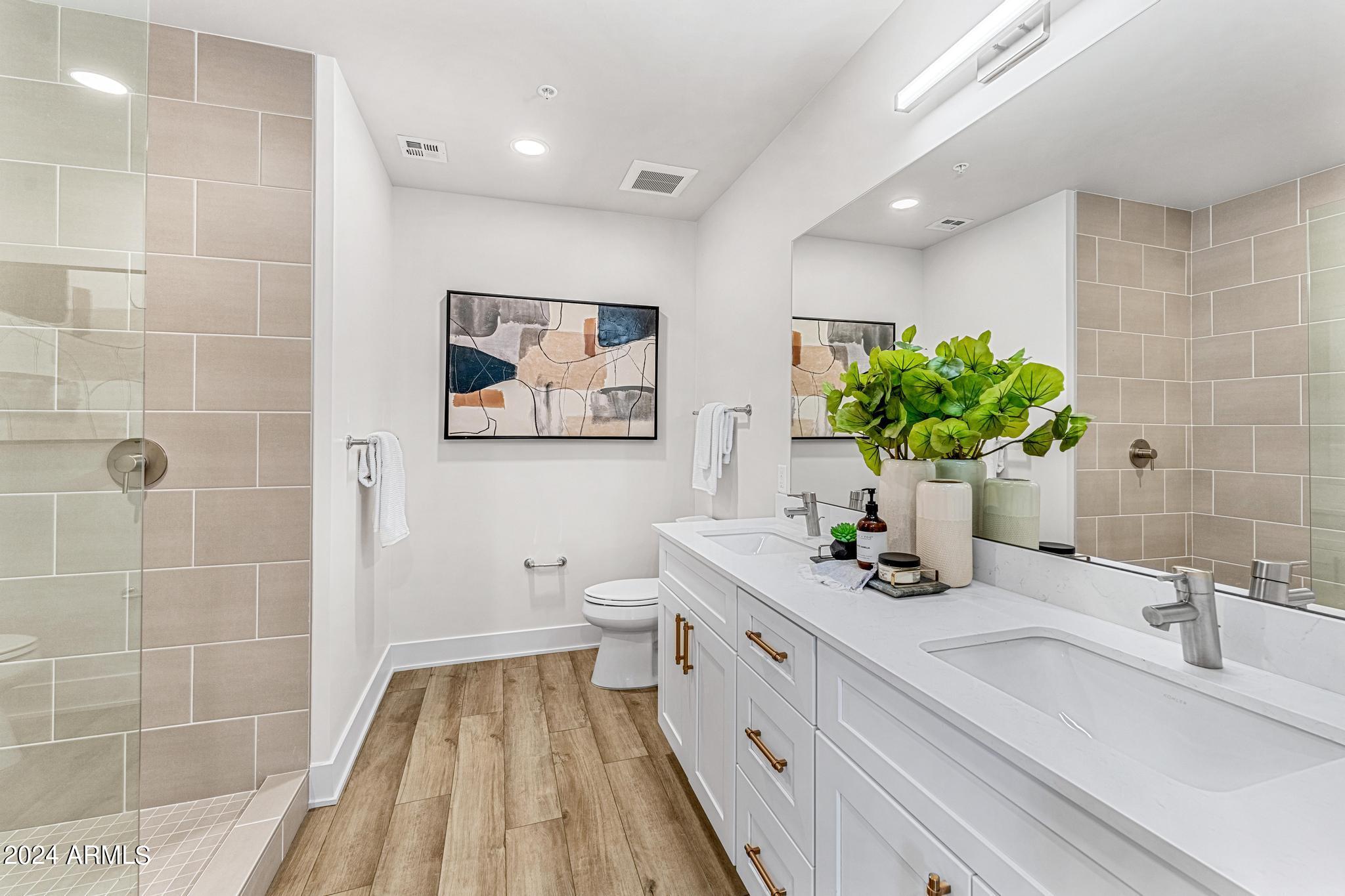 3131 N CENTRAL Avenue # 4017