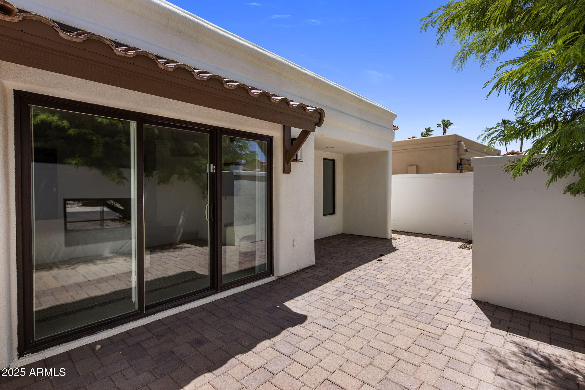 9675 E CINNABAR Avenue