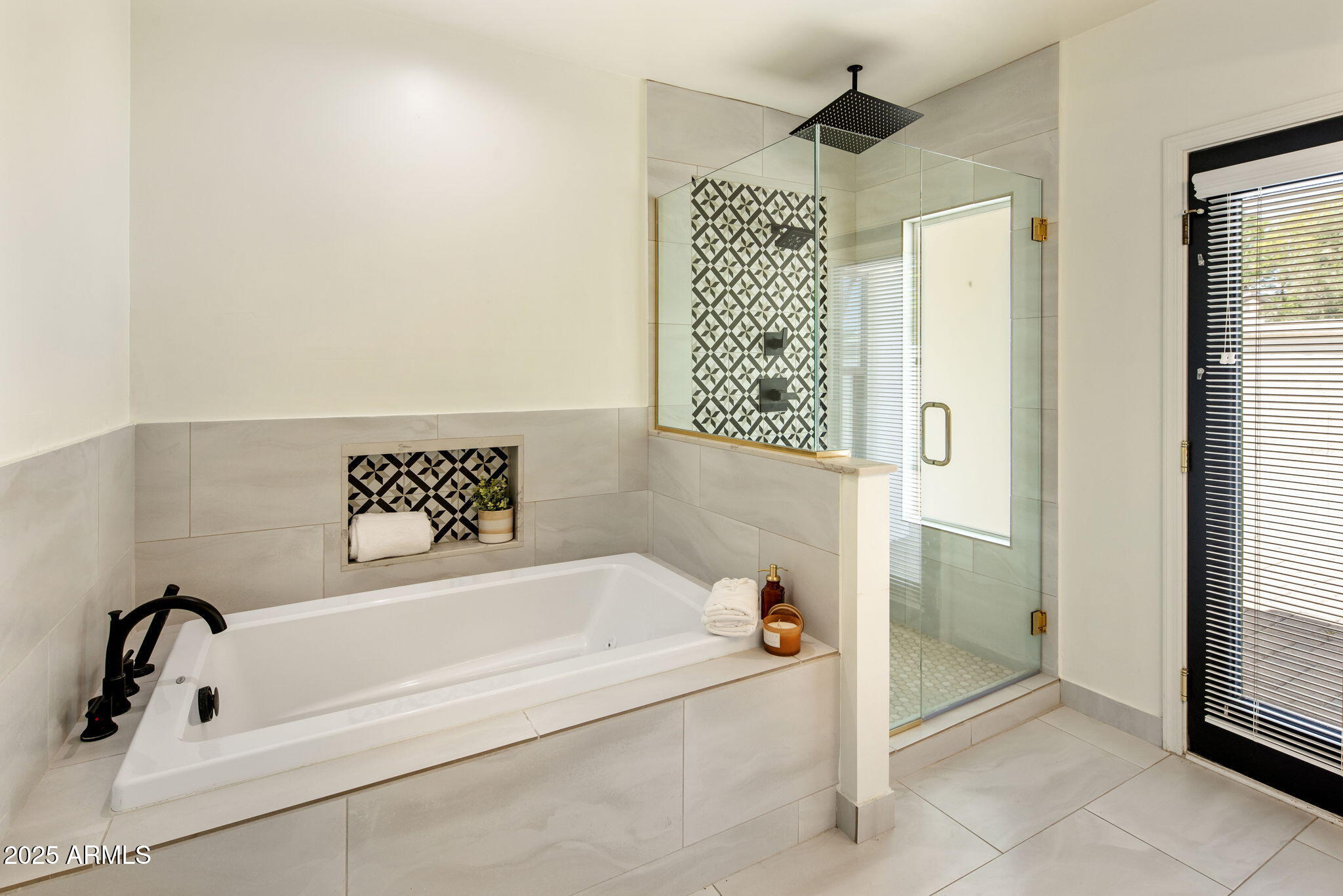 9675 E CINNABAR Avenue