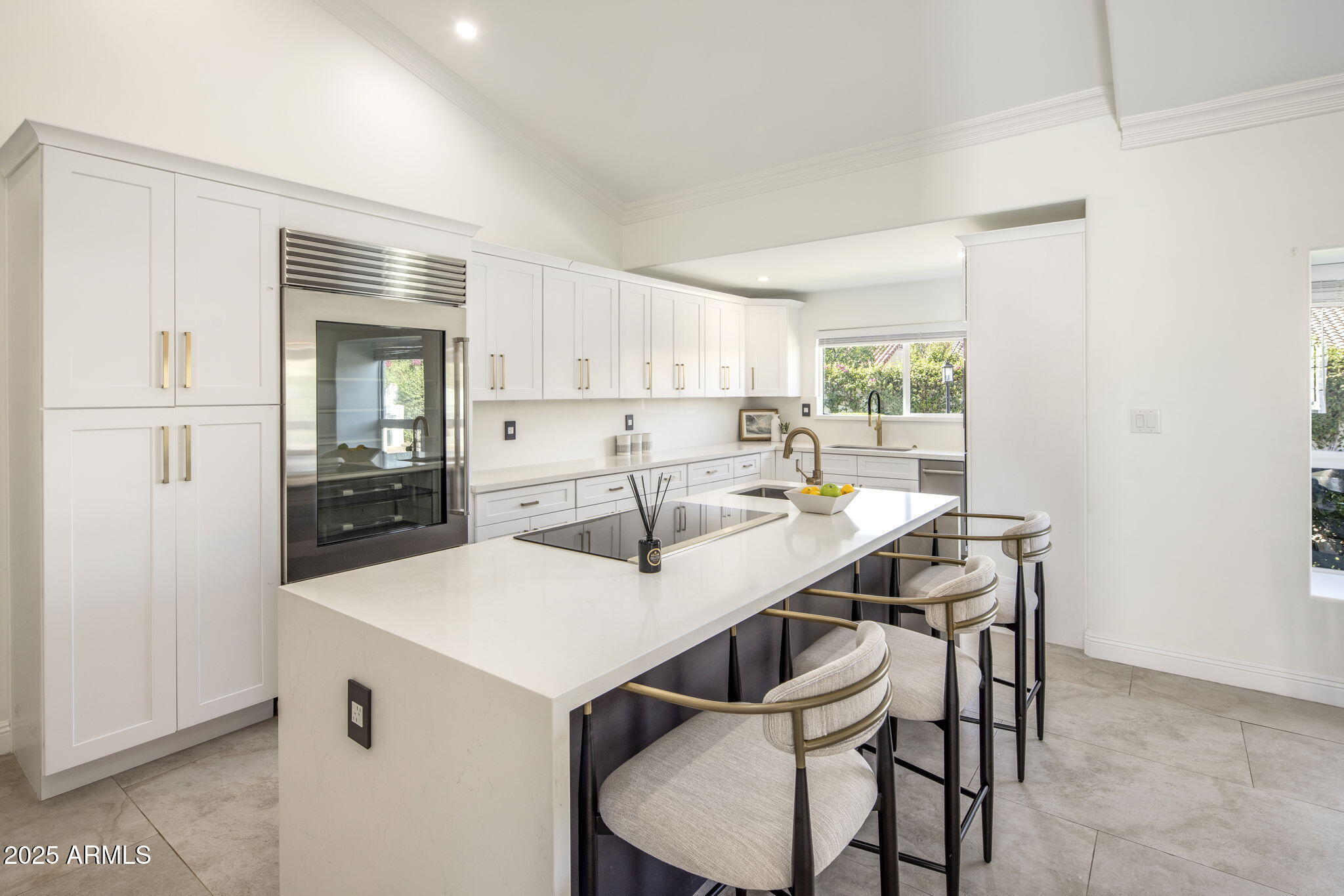 9675 E CINNABAR Avenue