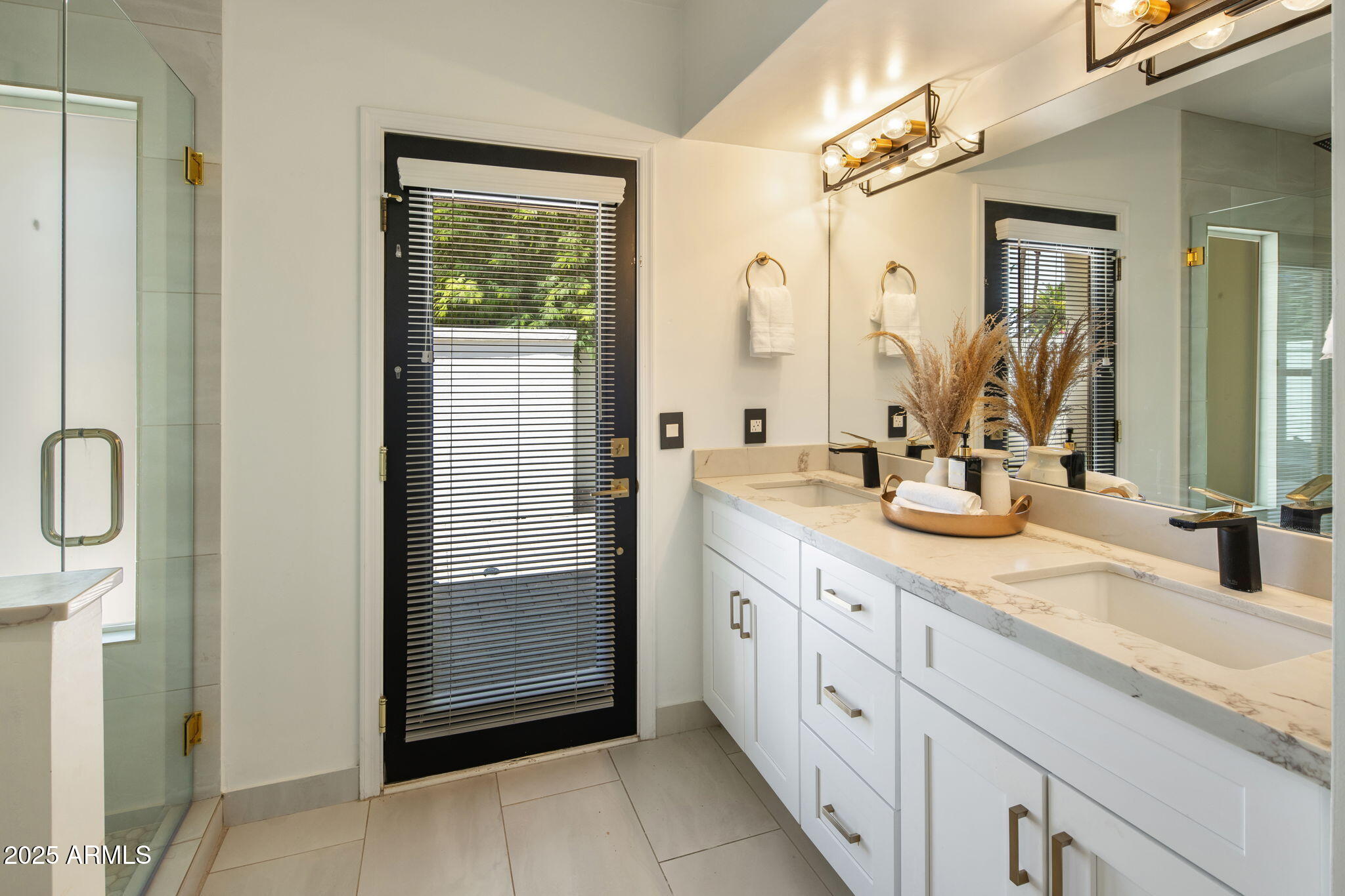 9675 E CINNABAR Avenue