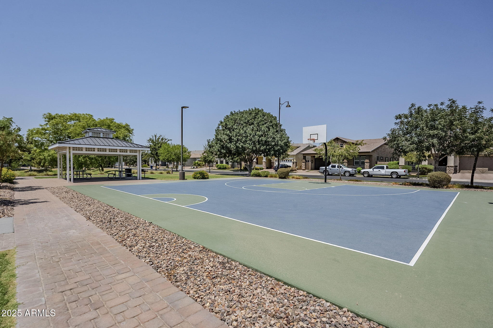 10515 E NOPAL Avenue