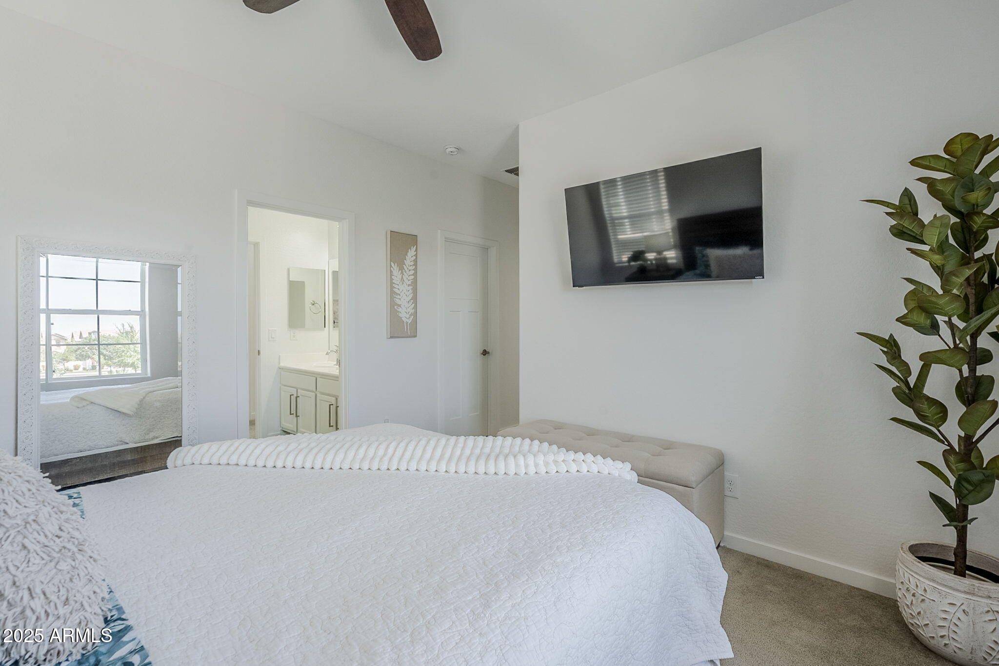 10515 E NOPAL Avenue