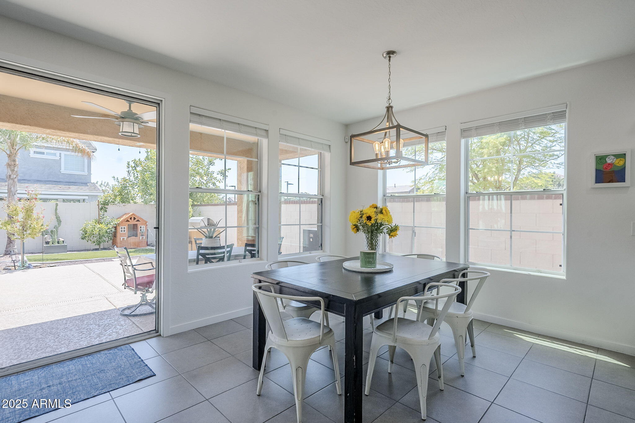 10515 E NOPAL Avenue