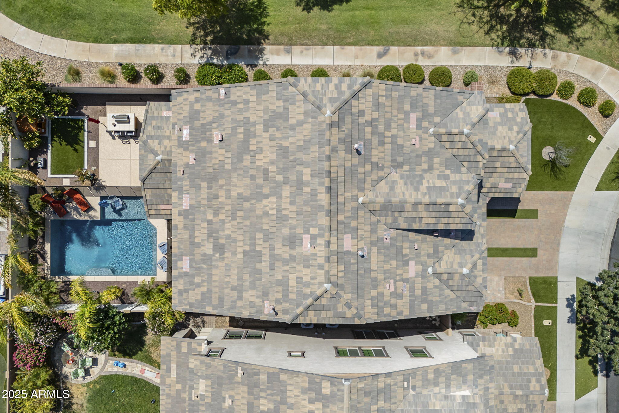 10515 E NOPAL Avenue