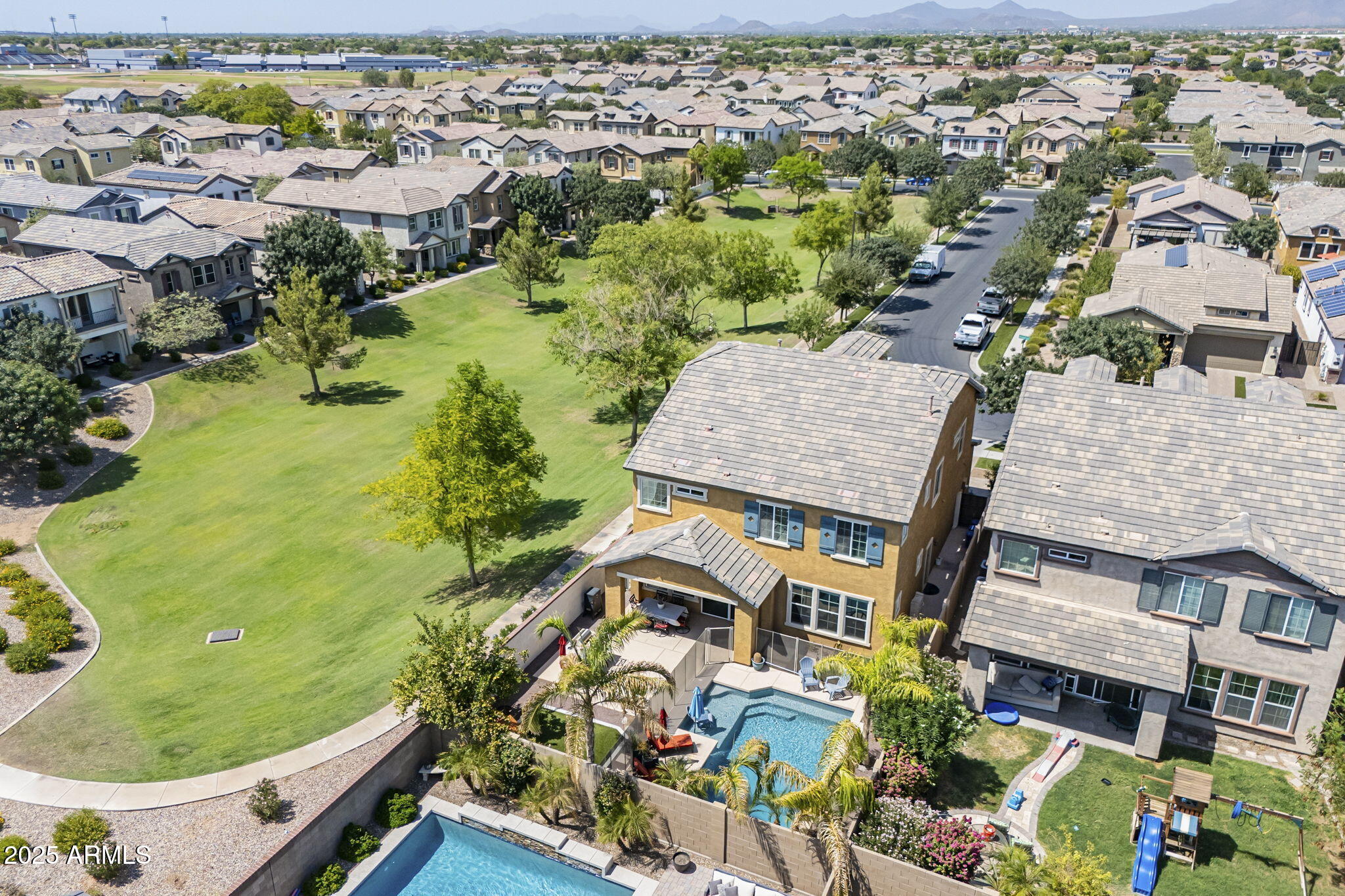 10515 E NOPAL Avenue