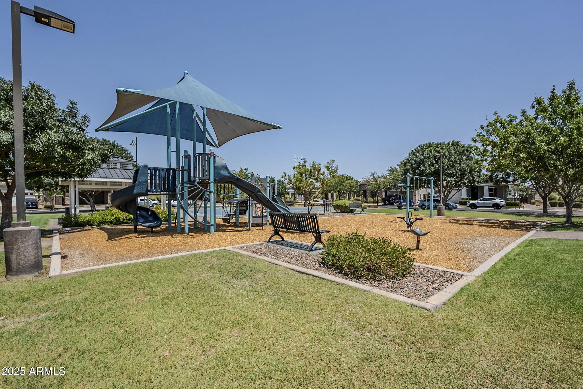 10515 E NOPAL Avenue