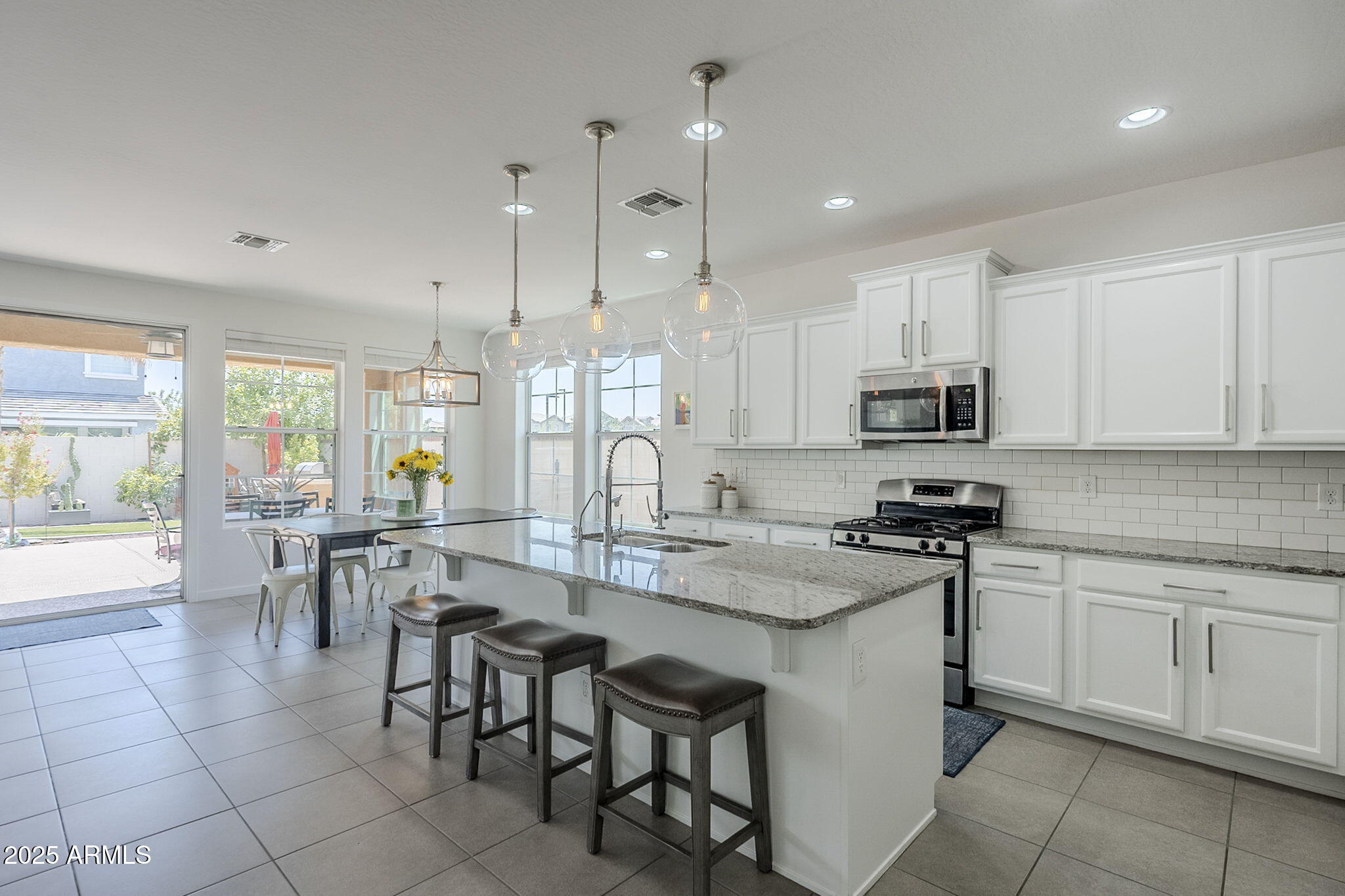 10515 E NOPAL Avenue