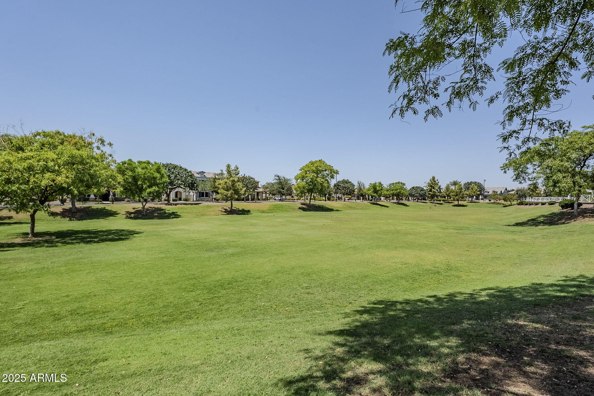 10515 E NOPAL Avenue