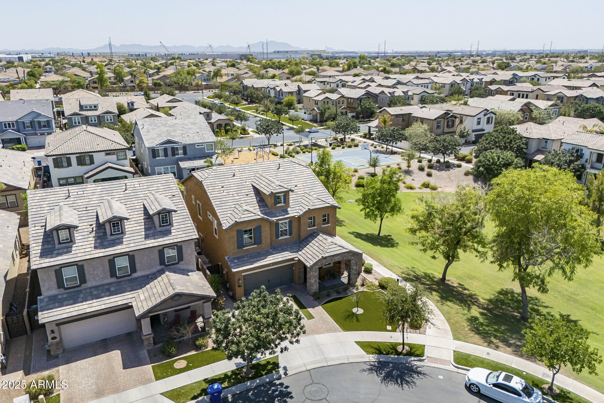 10515 E NOPAL Avenue