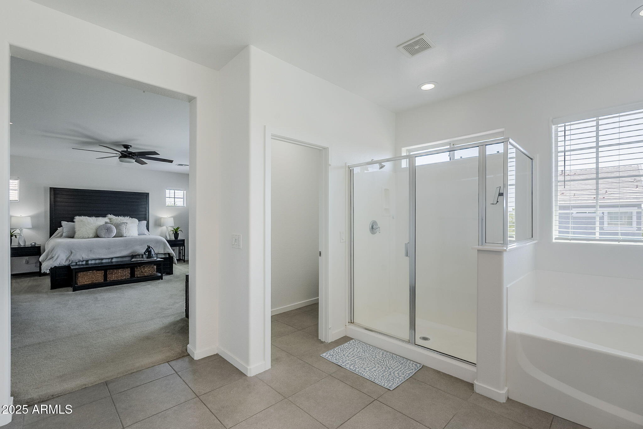 10515 E NOPAL Avenue