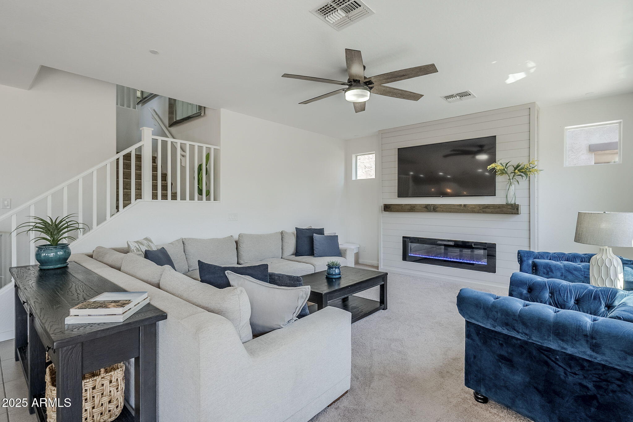 10515 E NOPAL Avenue