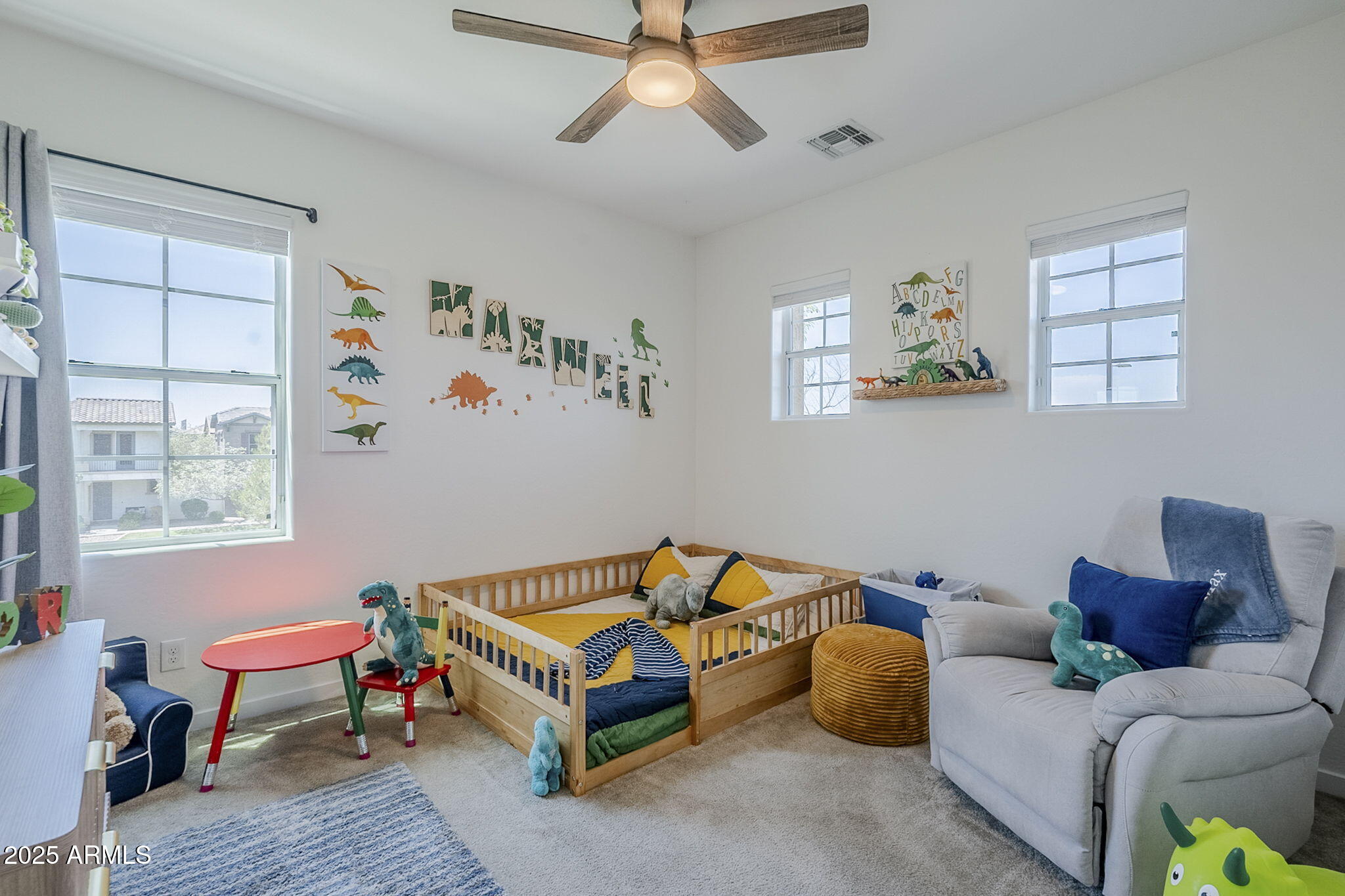 10515 E NOPAL Avenue