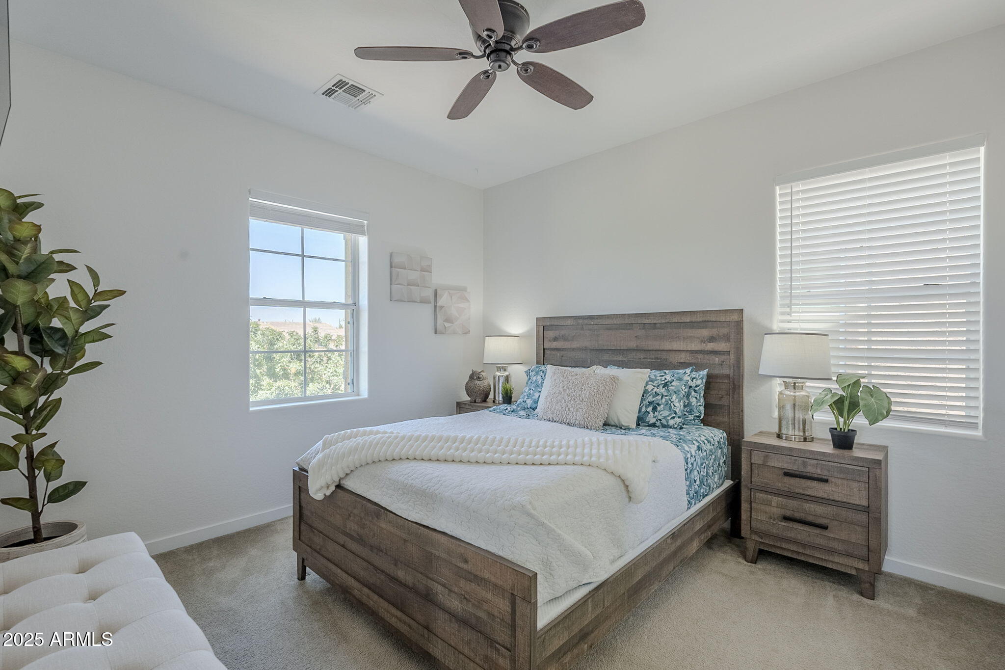 10515 E NOPAL Avenue