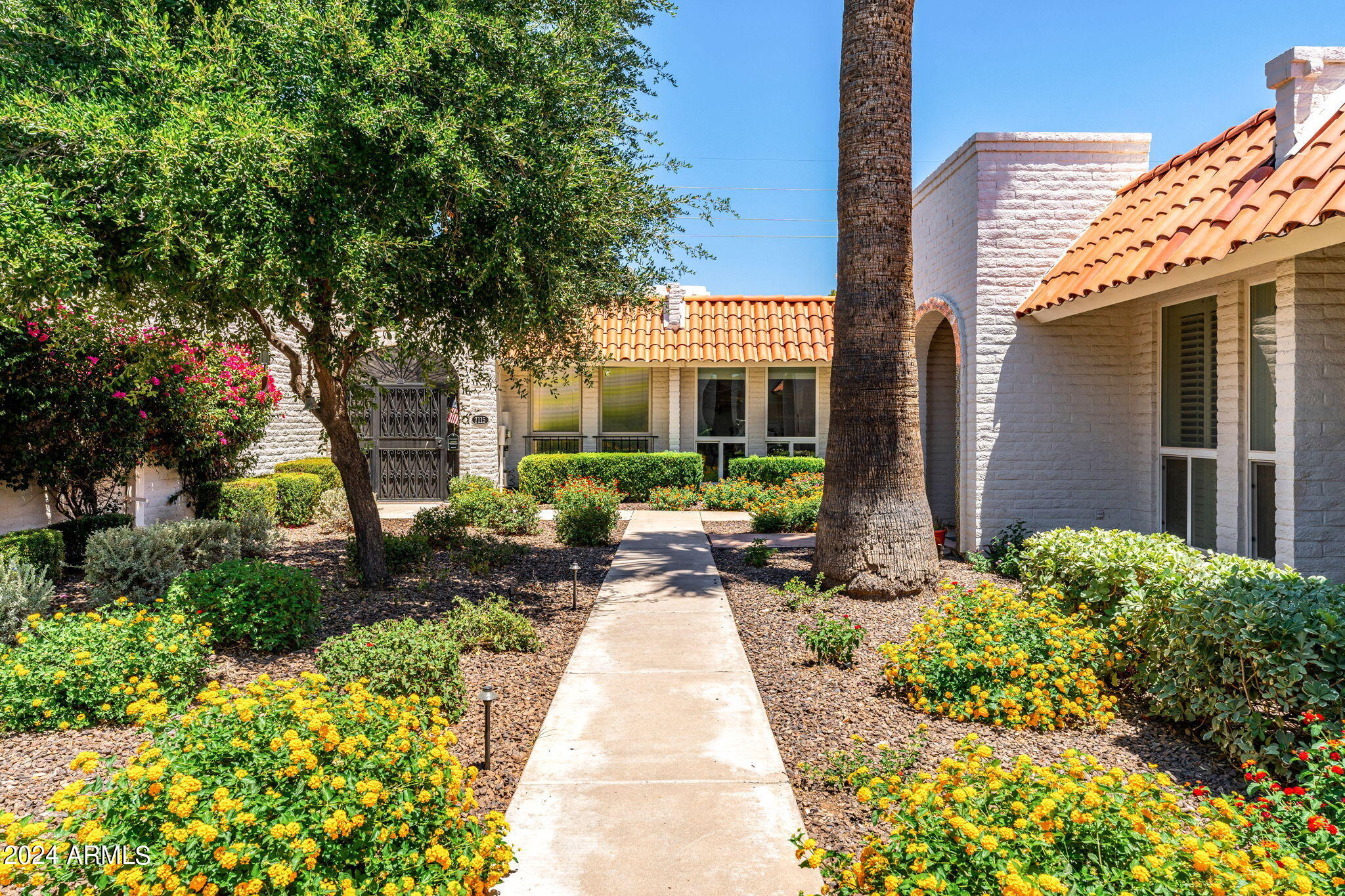 7113 E MCDONALD Drive