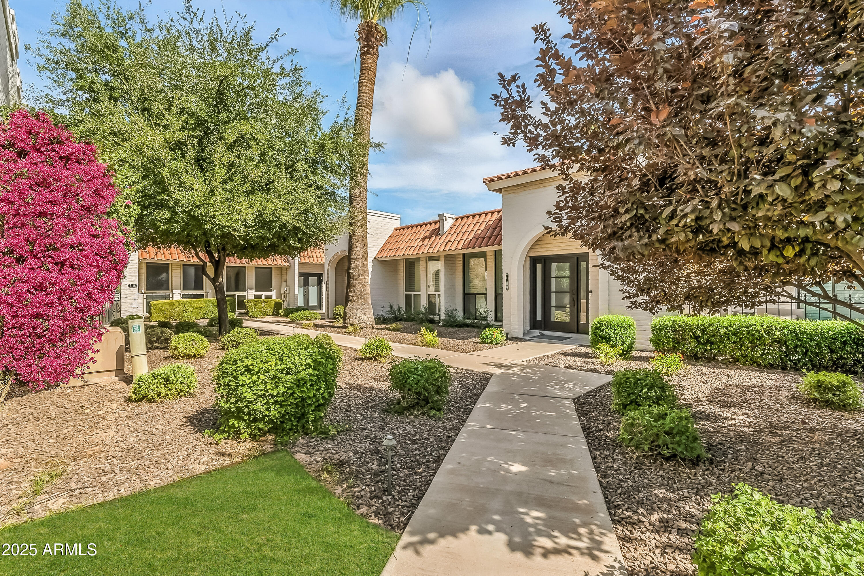 7113 E MCDONALD Drive