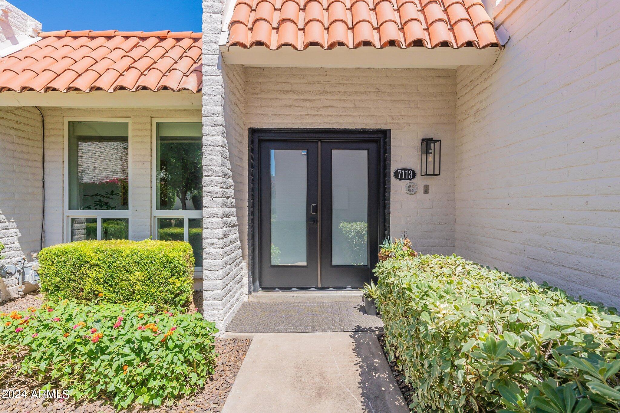 7113 E MCDONALD Drive
