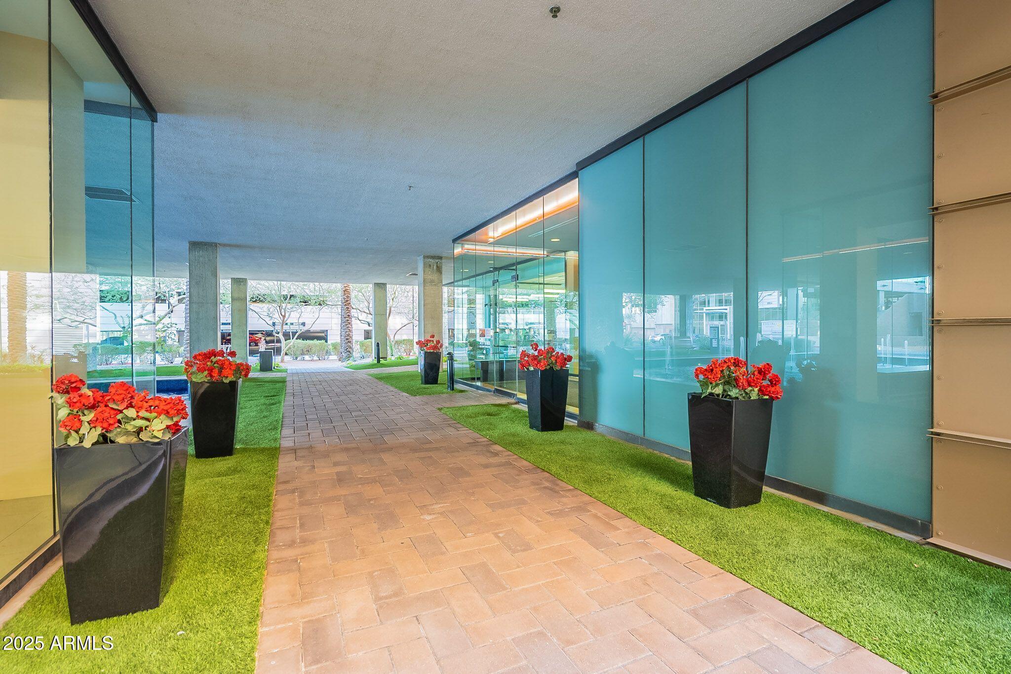 4808 N 24TH Street, 305