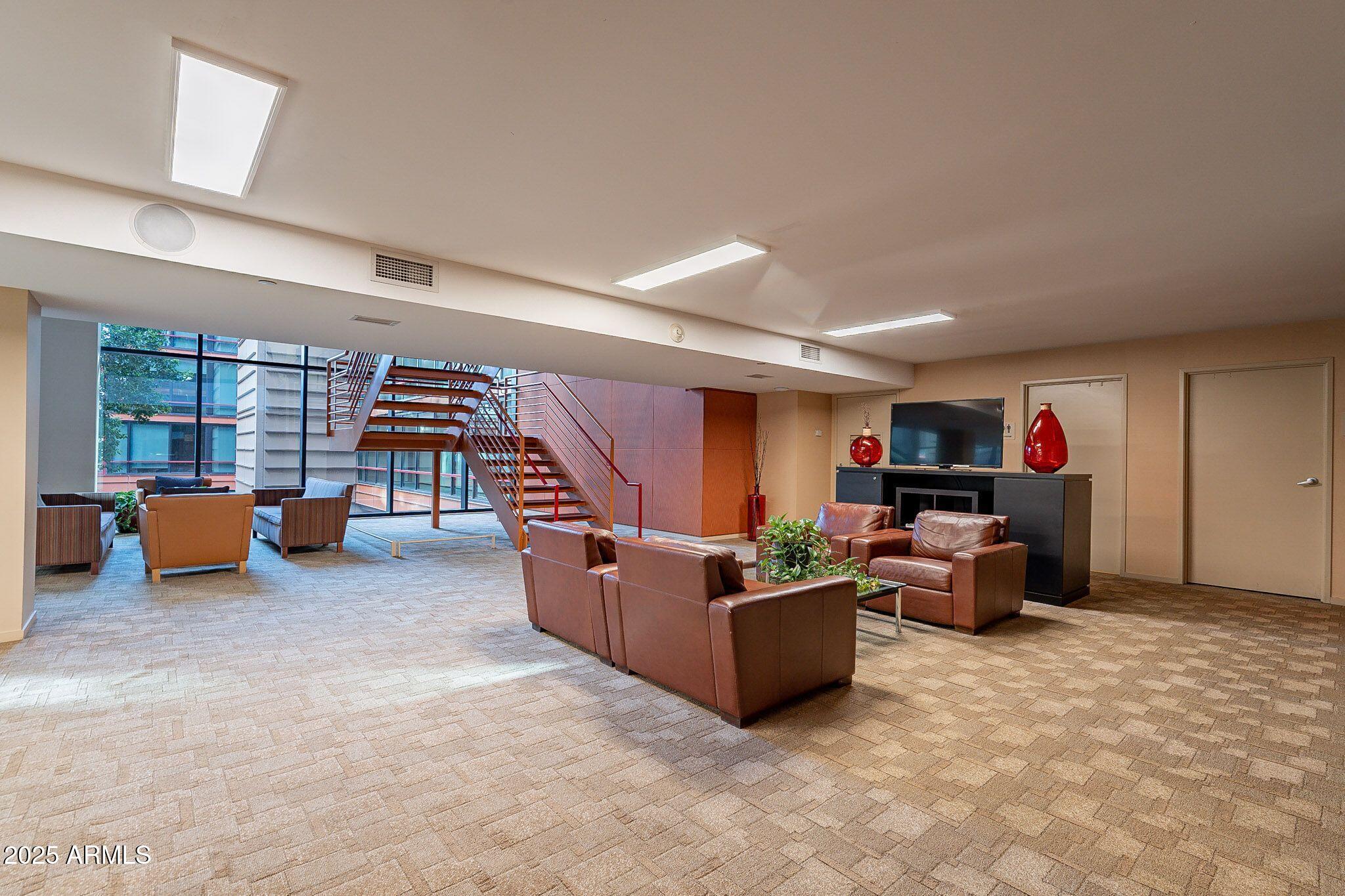 4808 N 24TH Street, 305