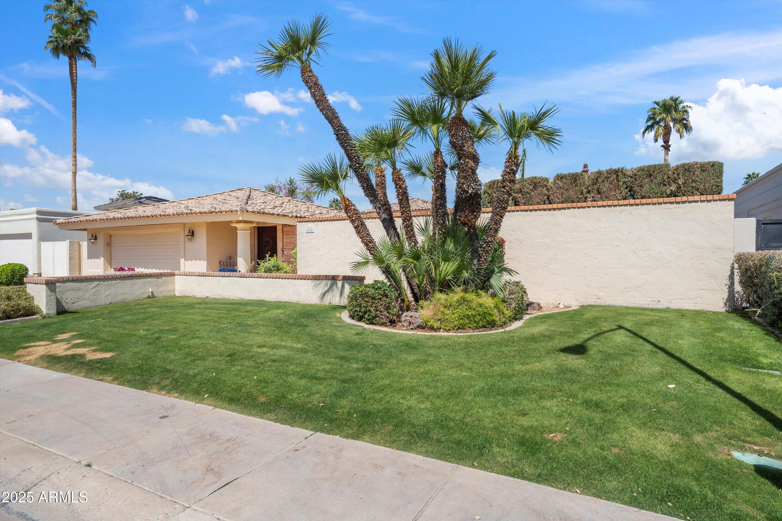 8156 E DEL CAPITAN Drive, Scottsdale