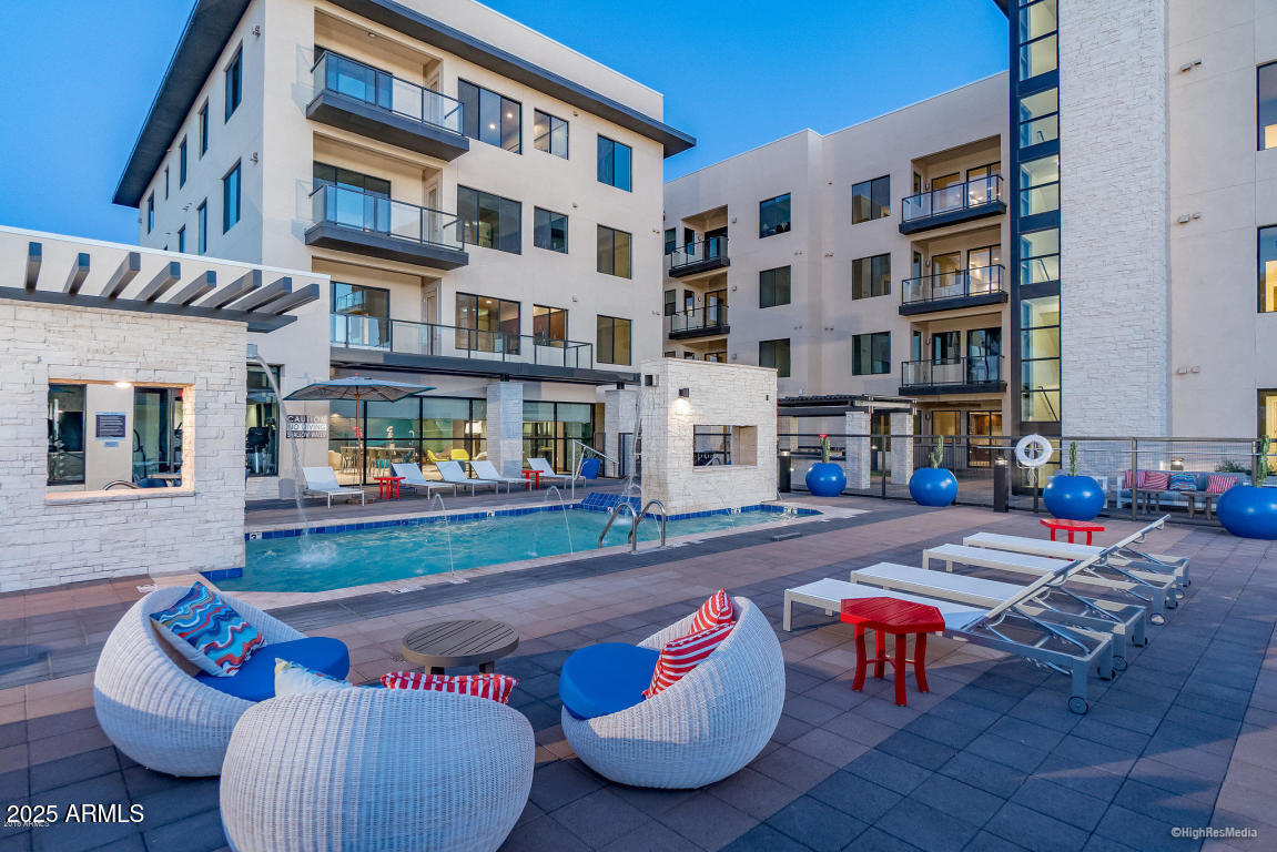 7300 E EARLL Drive 3016