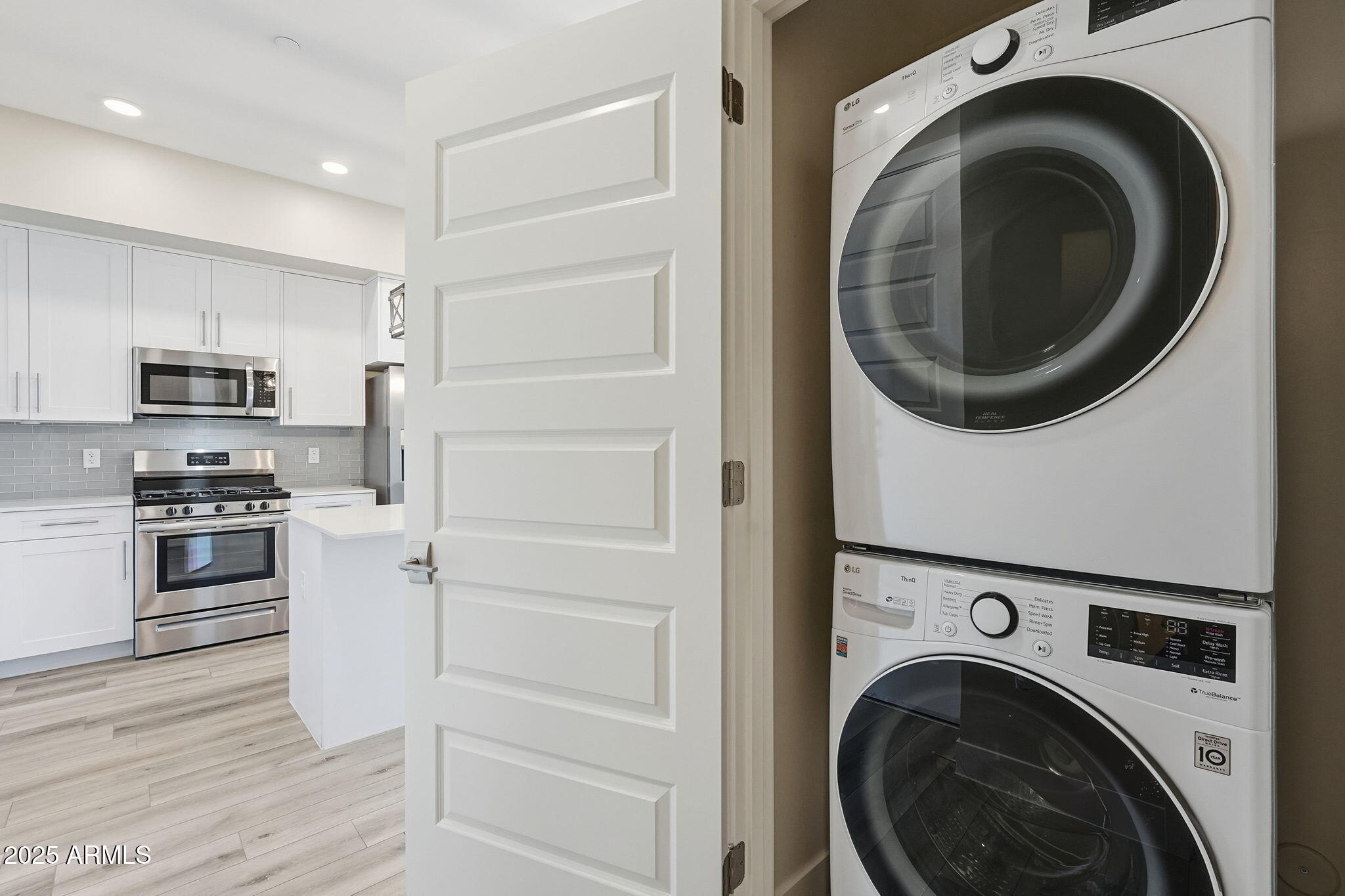 7300 E EARLL Drive 3016