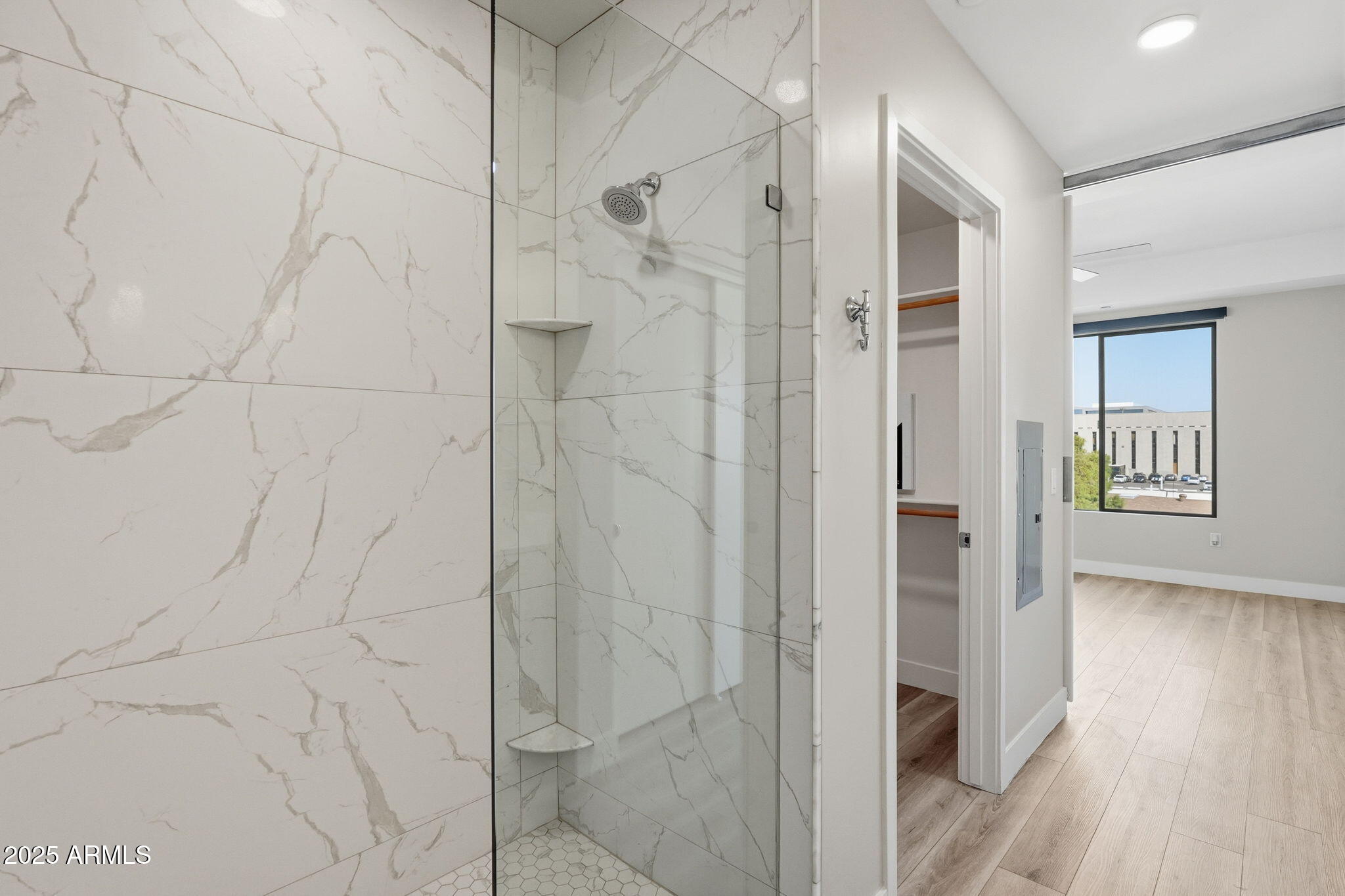 7300 E EARLL Drive 3016