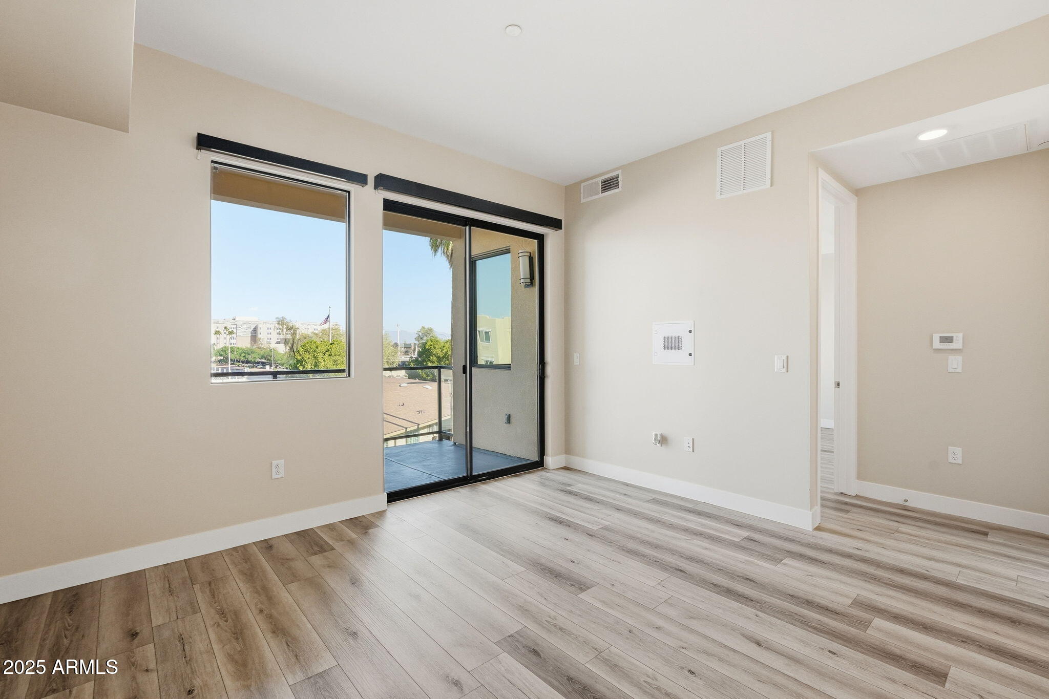 7300 E EARLL Drive 3016