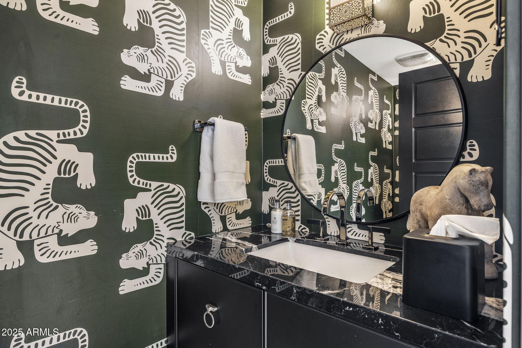 7242 E JOSHUA TREE Lane