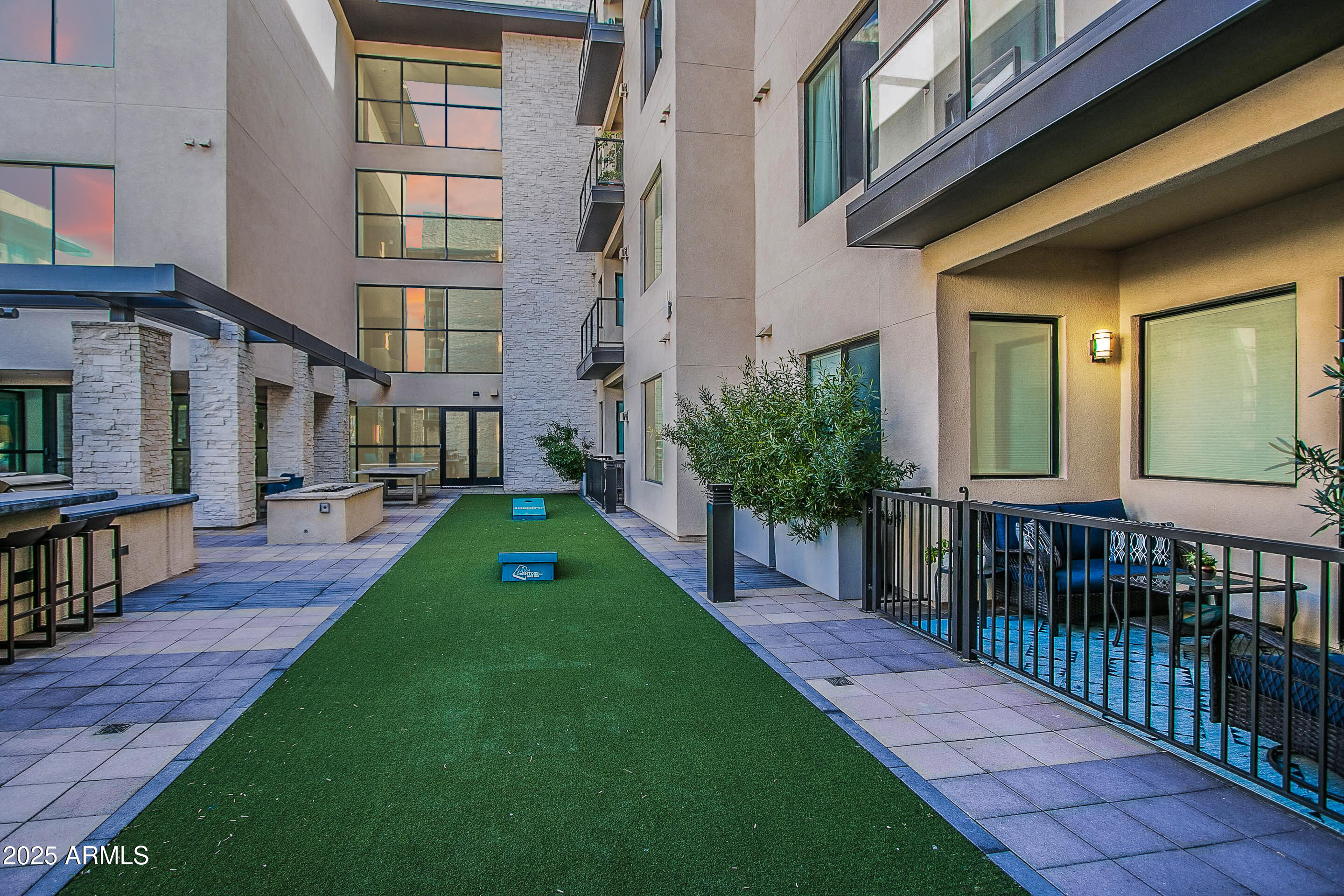 7300 E EARLL Drive 3023