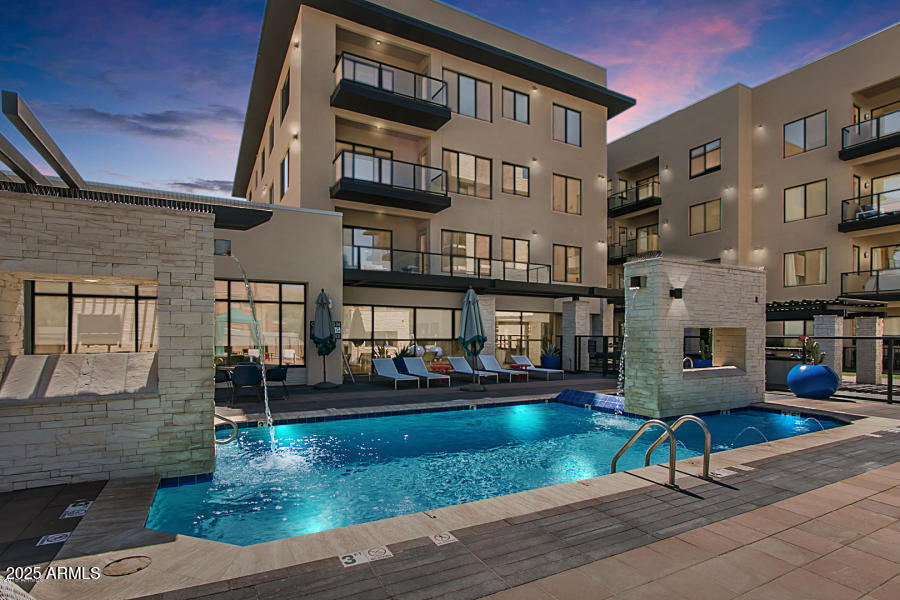 7300 E EARLL Drive 3023