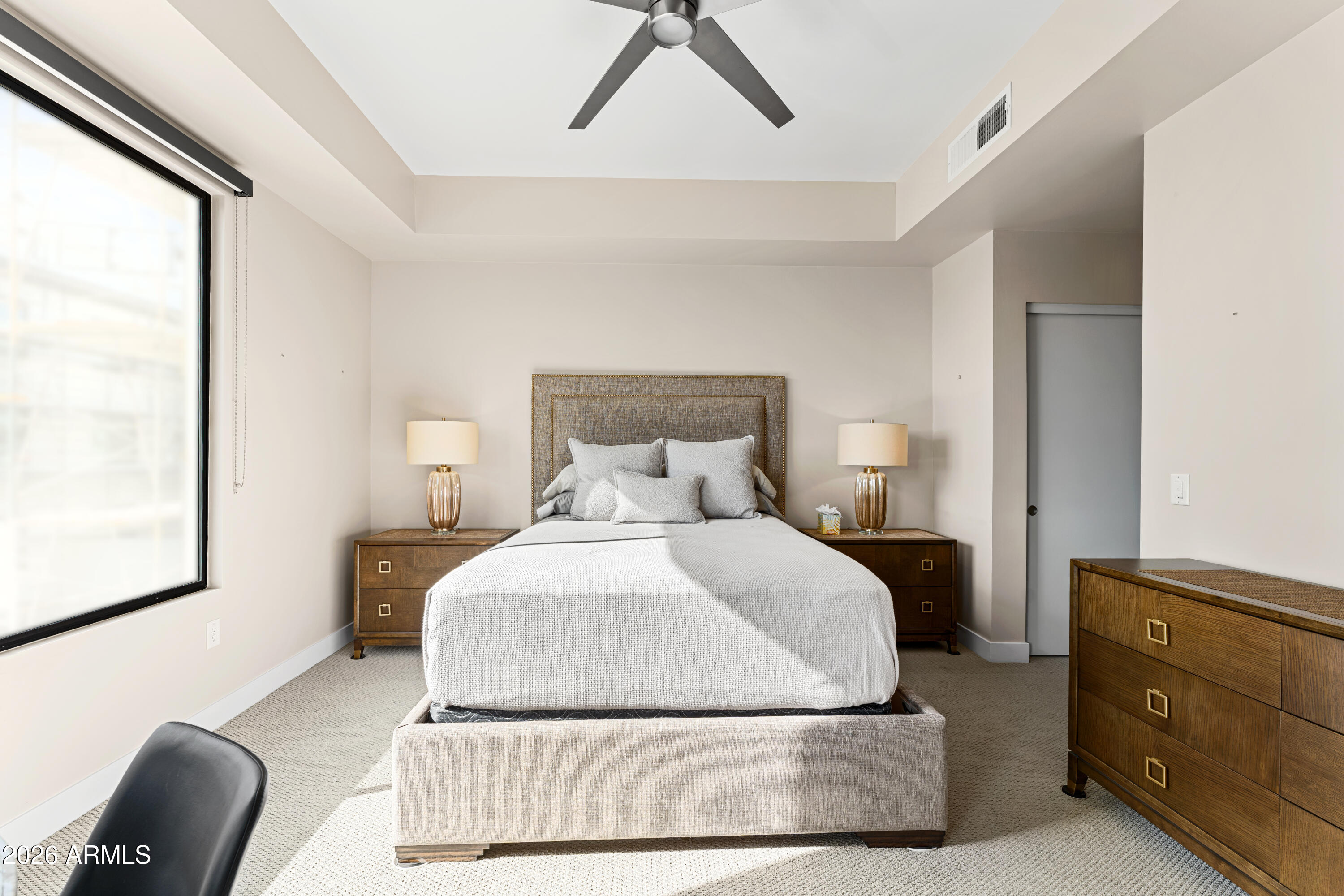 7300 E EARLL Drive 3023