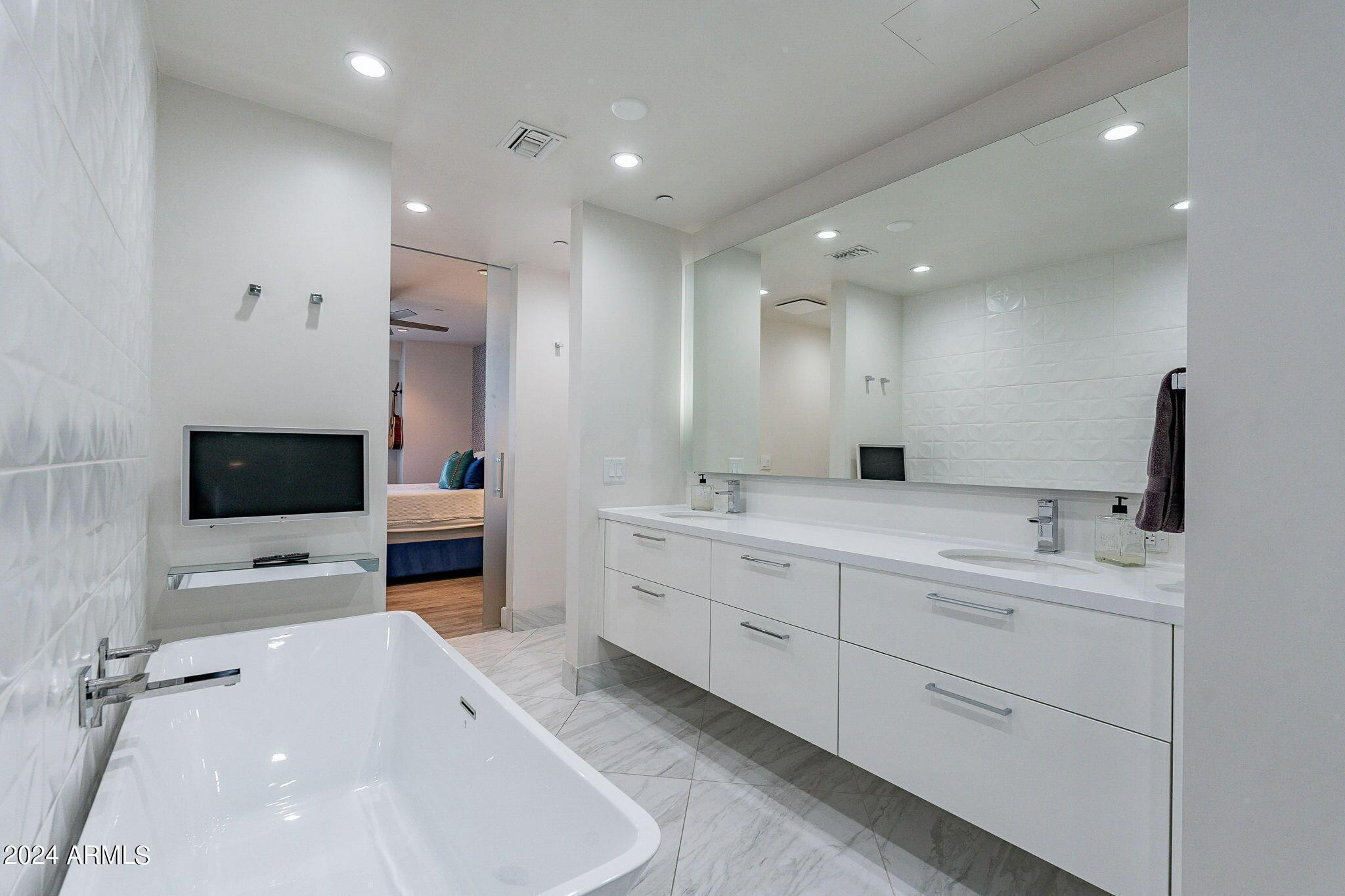 4422 N 75th Street Unit 5011