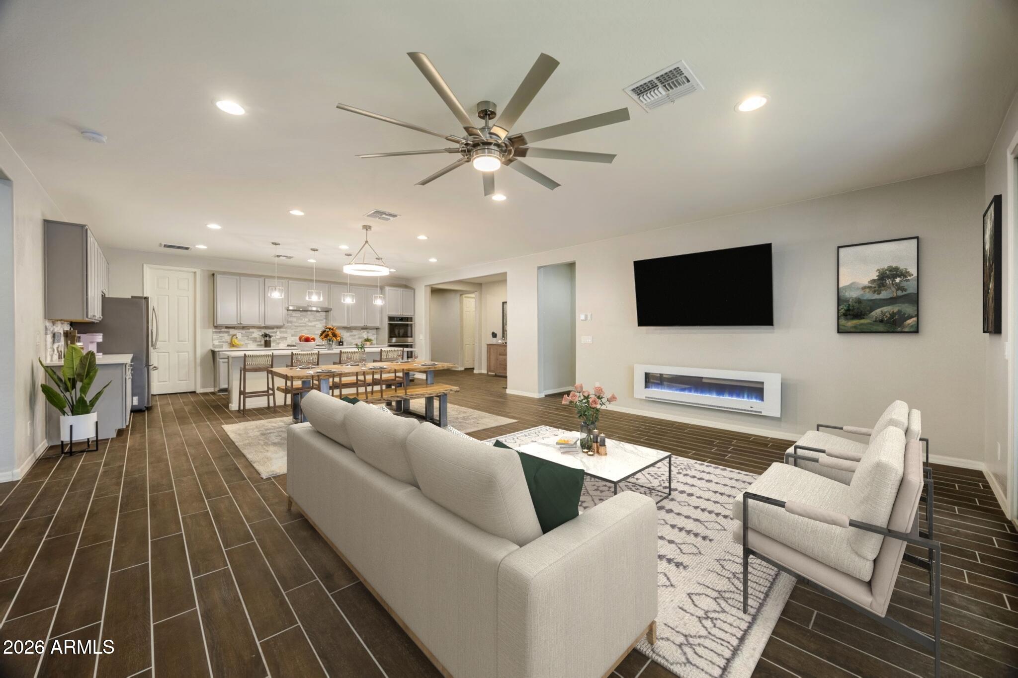 12515 W TUCKEY Lane