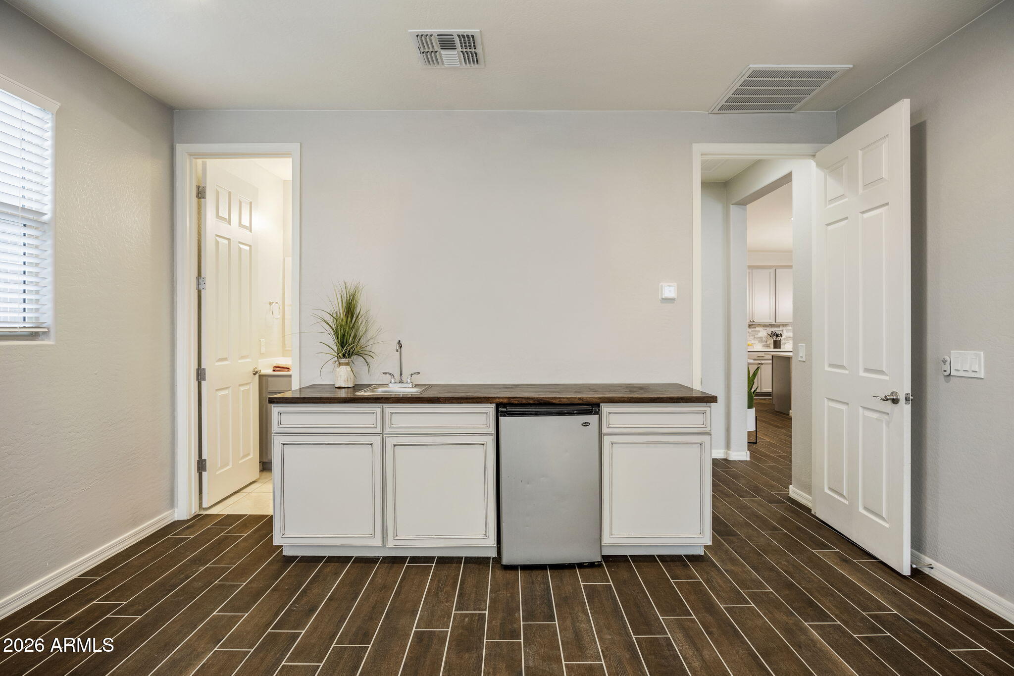 12515 W TUCKEY Lane