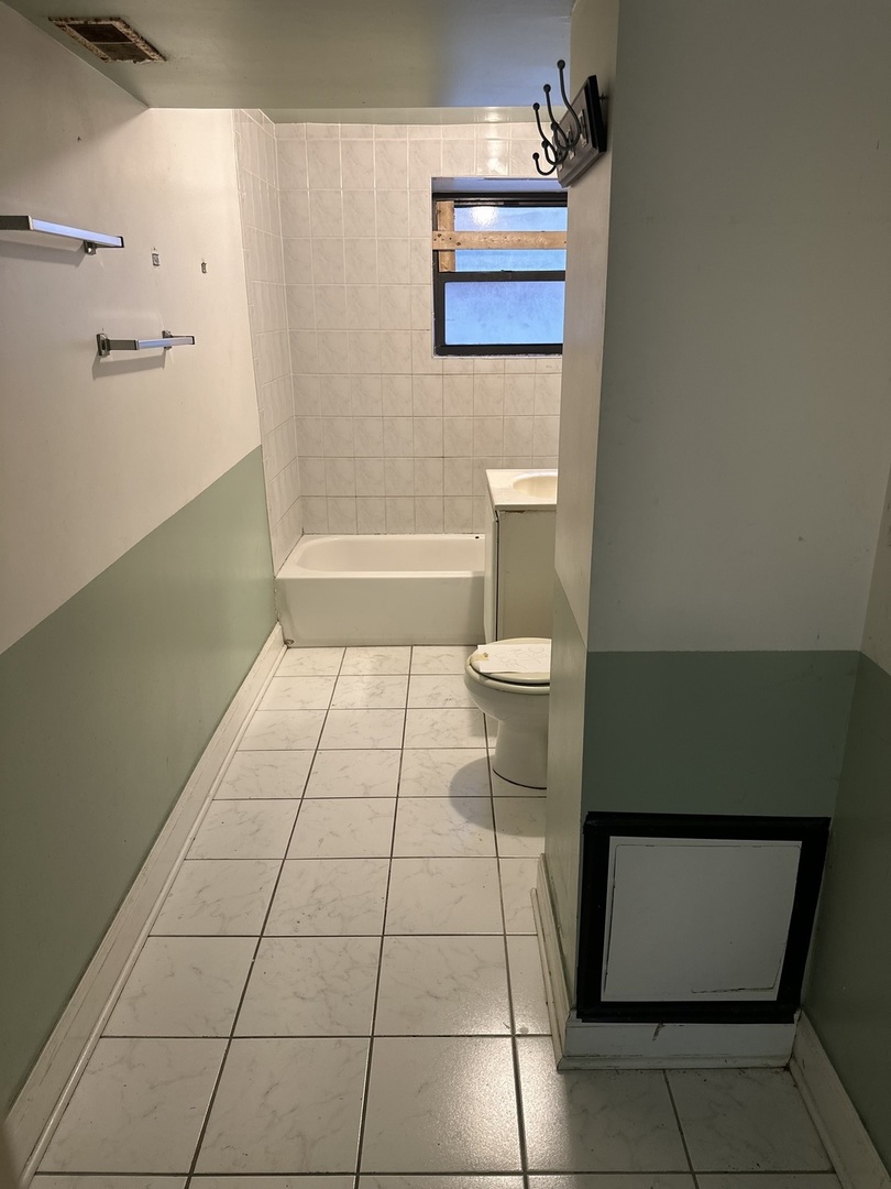 112 E 50th Street Unit: 1W