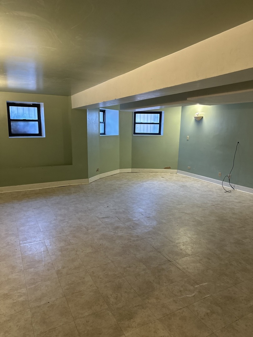 112 E 50th Street Unit: 1W