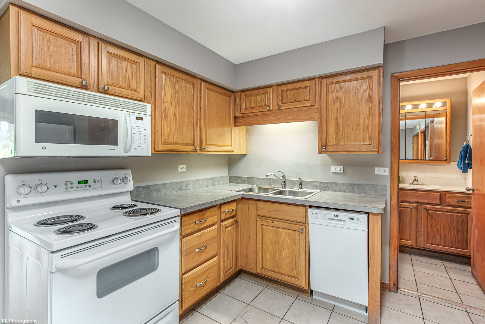 5317 W 96th Street Unit: 6