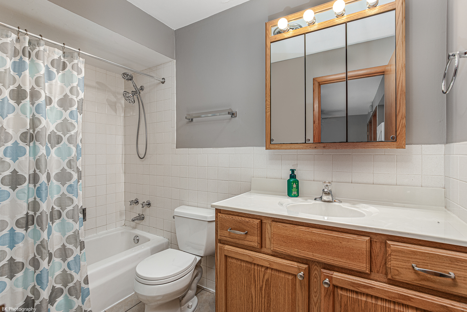 5317 W 96th Street Unit: 6