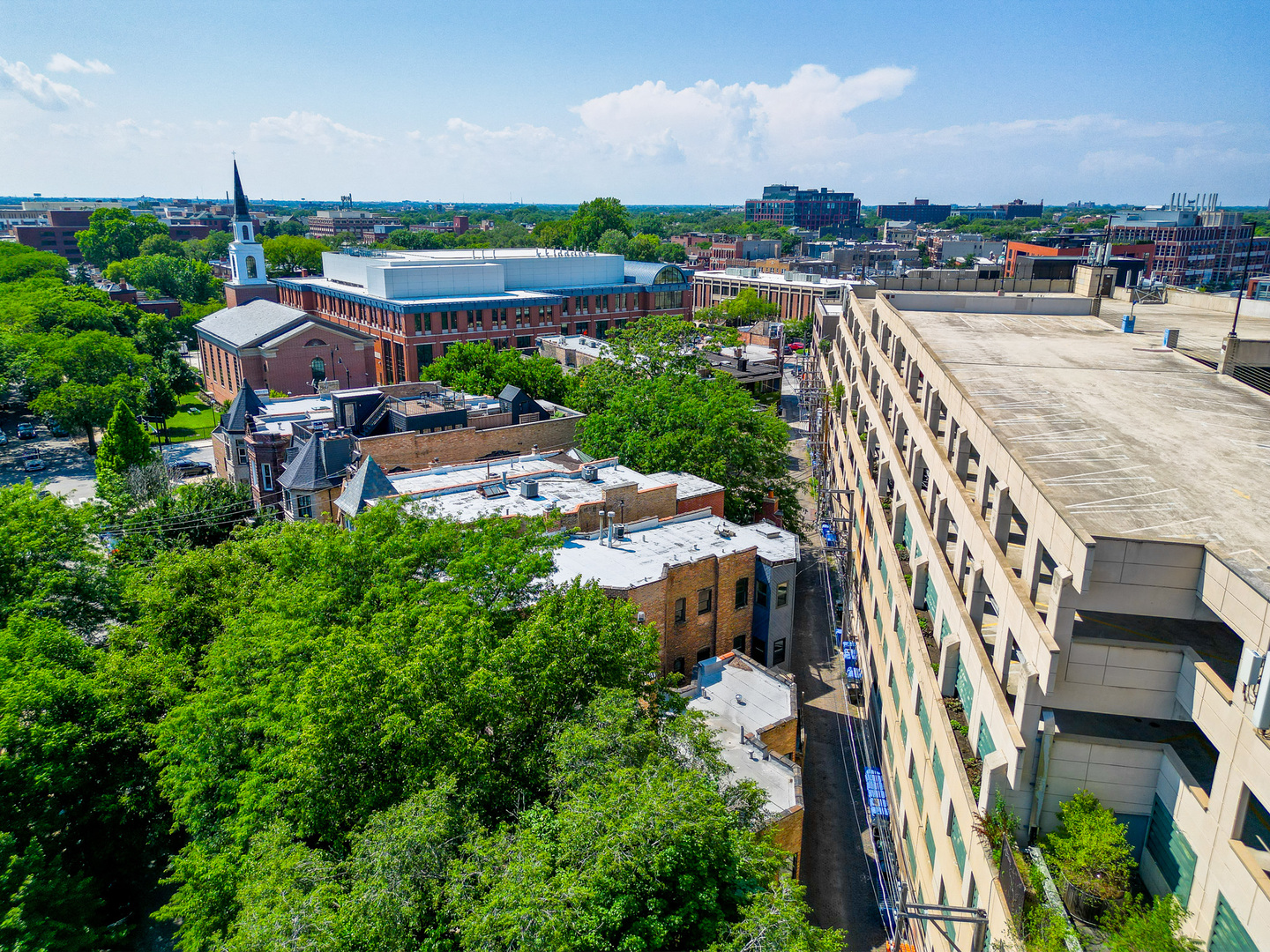 2253 N BURLING Street Unit: 3