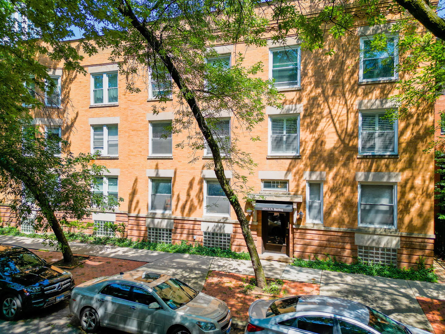 2253 N BURLING Street Unit: 3