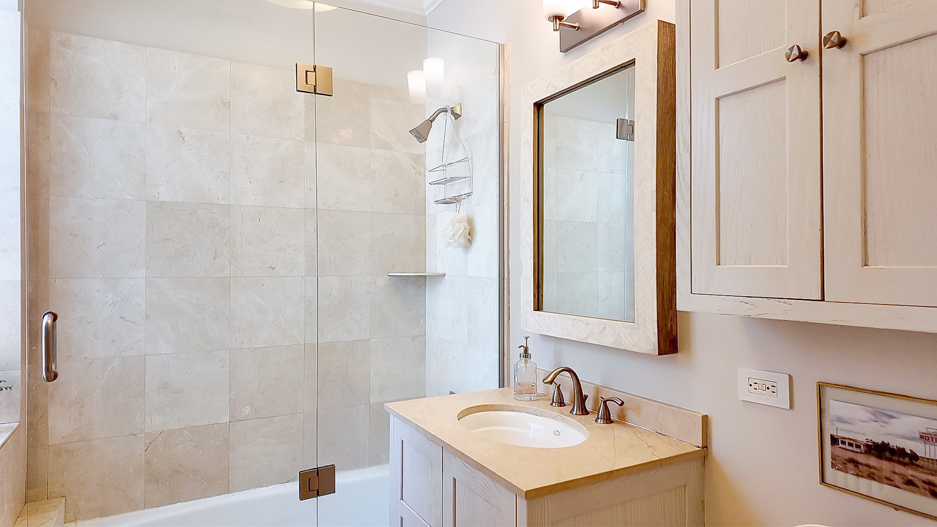 2253 N BURLING Street Unit: 3