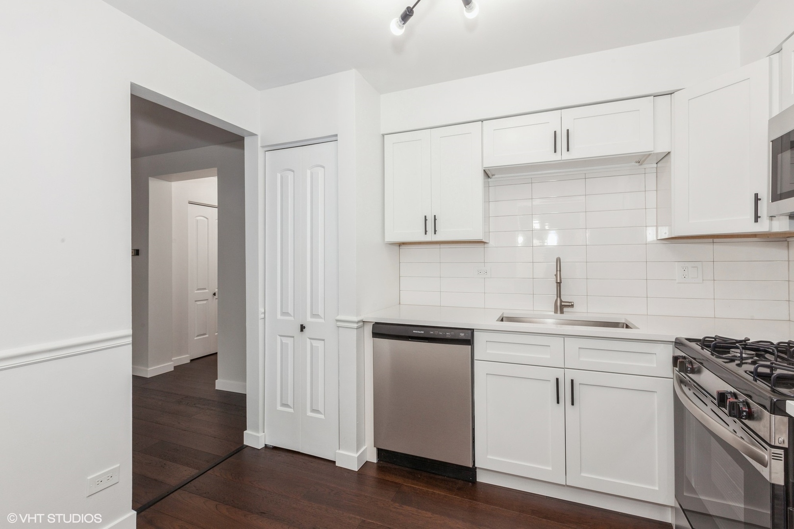 7231 S Wolf Road Unit: 210