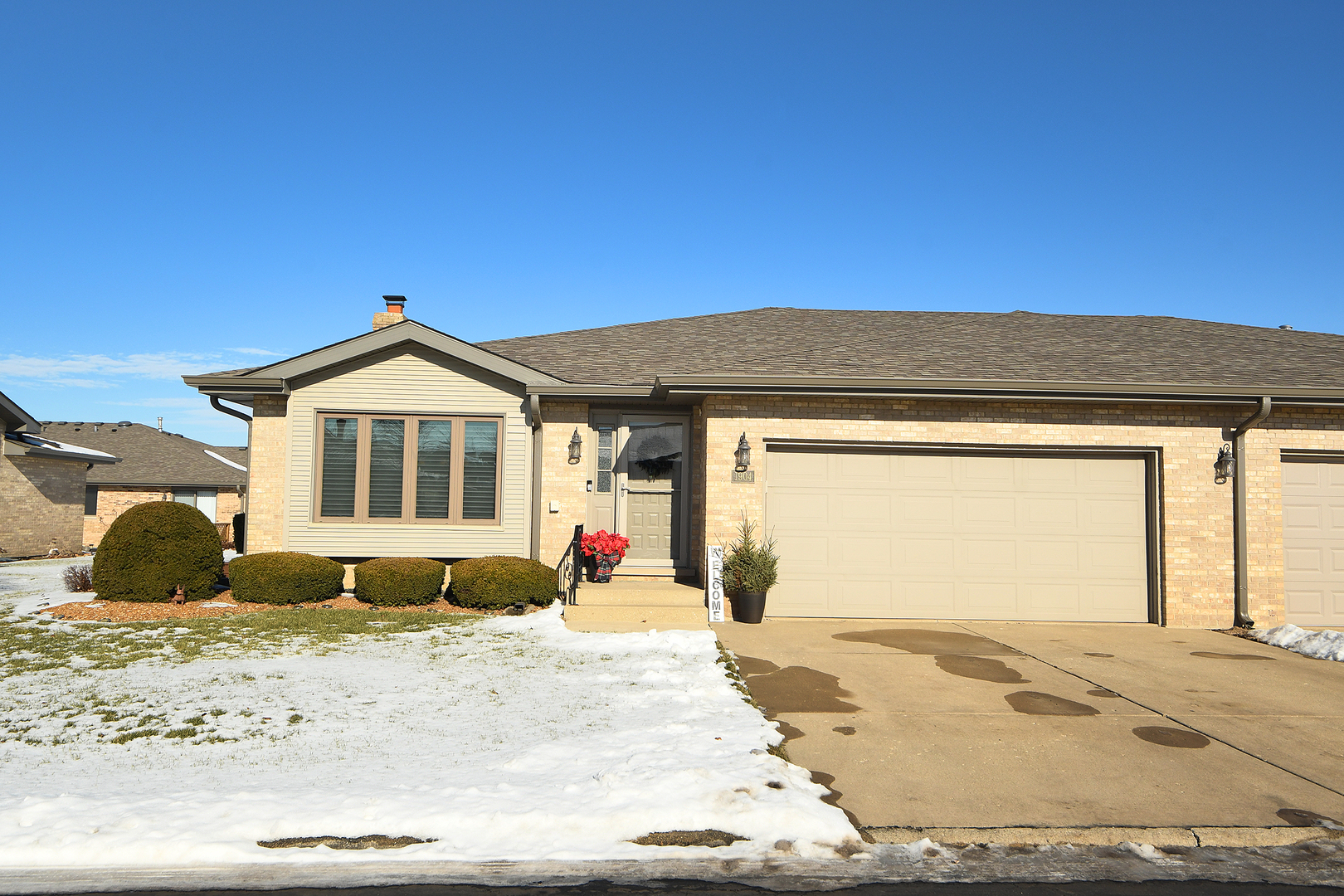 1904 Foxwood Drive