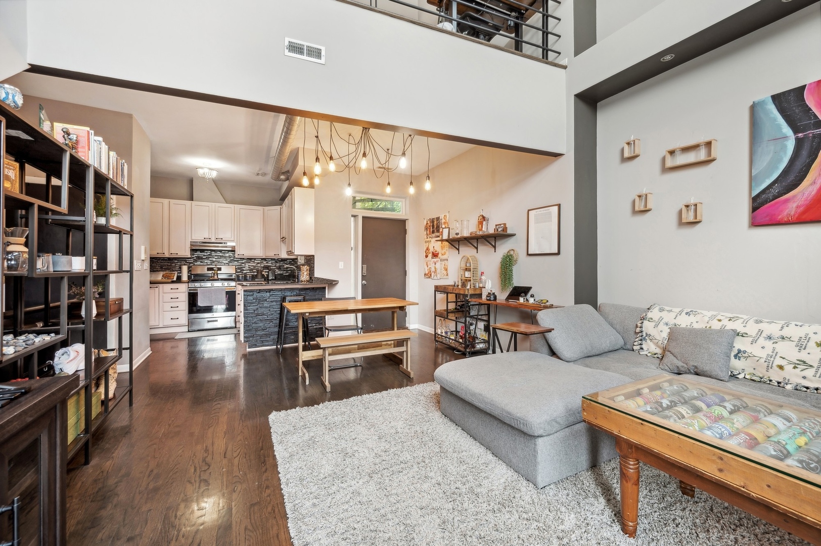 1302 N GREENVIEW Avenue Unit: 3