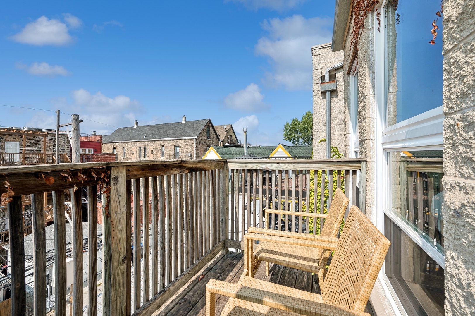 1302 N GREENVIEW Avenue Unit: 3